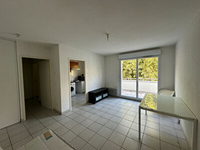 Appartement Fargues St Hilaire 2 pice(s) 40 m2
